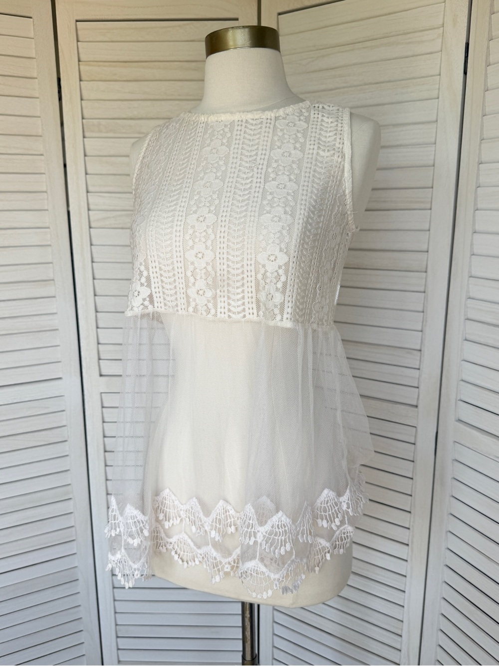 Rebellion Again White Lace & Tulle Sleeveless Tunic Boho Festival Hippie Sz M